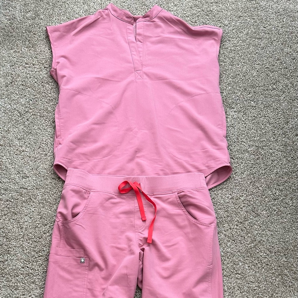Figs Scrubs Set Chalk Pink